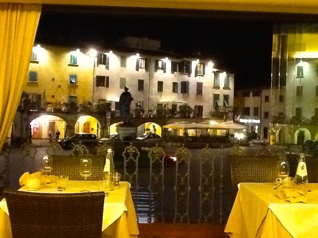 Blick über die Piazza von Greve in Chianti