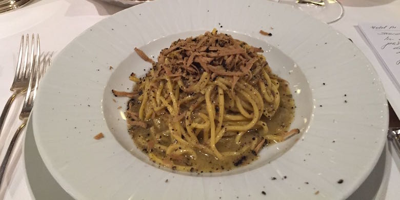 Umbrien - Frische Pasta mit Trüffel im Park Hotel Ai Cappuccini 