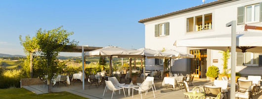 Umbrien Terrasse des Ristorante beim Agriturismo bei Todi
