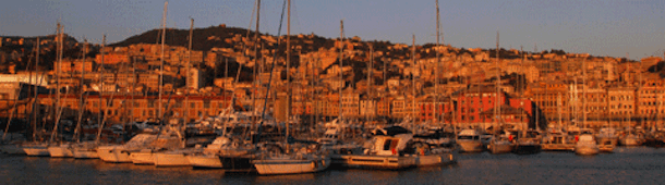 genua - sonnenuntergang über der stadt
